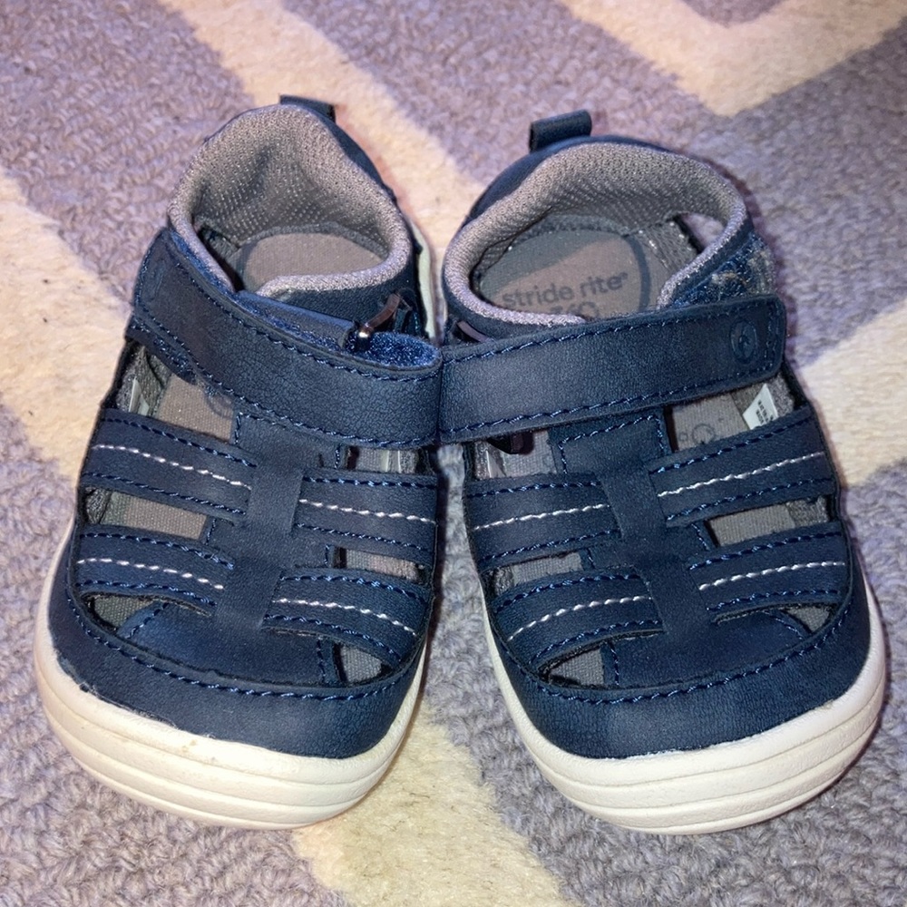 Stride rite 360 Amos 3.0 first walker sandal shoes size 4M used condition